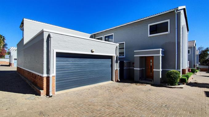 3 Bedroom Sectional Title for Sale For Sale in Blackheath - JHB - Home Sell - MR634946