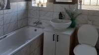 Bathroom 1 - 5 square meters of property in Ermelo