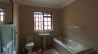 Bathroom 1 - 8 square meters of property in Karenpark