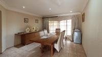 Dining Room - 19 square meters of property in Karenpark