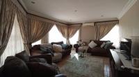 Lounges - 44 square meters of property in Karenpark