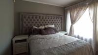 Bed Room 1 - 11 square meters of property in Karenpark