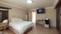 Main Bedroom - 24 square meters of property in Karenpark