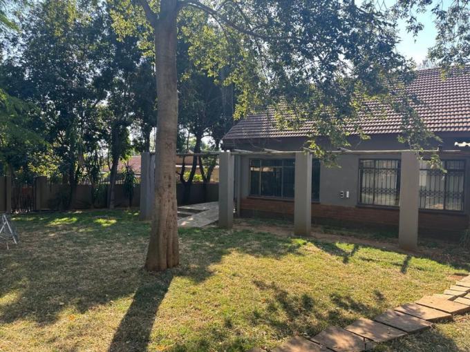 5 Bedroom House to Rent in Rustenburg - Property to rent - MR635102