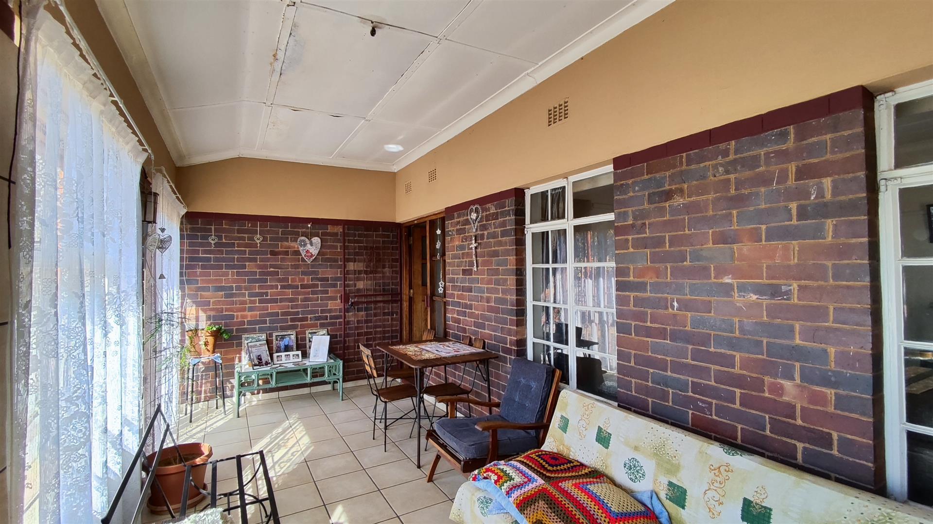 Patio - 14 square meters of property in Vereeniging