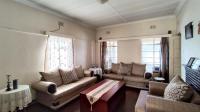 Lounges - 20 square meters of property in Vereeniging