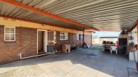 Patio - 14 square meters of property in Vereeniging