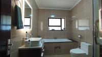 Bathroom 1 - 8 square meters of property in Kengies