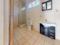 Main Bathroom of property in Promosa