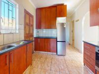 Kitchen of property in Promosa