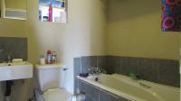 Bathroom 1 - 5 square meters of property in Fleurhof