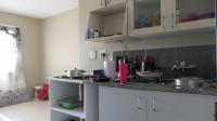 Kitchen - 5 square meters of property in Fleurhof