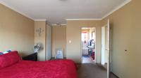 Main Bedroom - 22 square meters of property in Sundowner