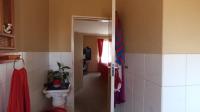 Main Bathroom - 6 square meters of property in Sundowner