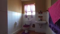 Bathroom 1 - 7 square meters of property in Sundowner