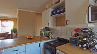 Kitchen - 10 square meters of property in Sundowner