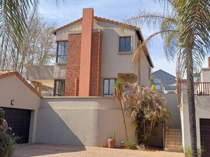 3 Bedroom Simplex for Sale For Sale in Hartbeespoort - MR635591