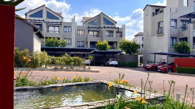 2 Bedroom Sectional Title for Sale For Sale in Sunninghill - Private Sale - MR635622