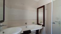 Bathroom 1 - 6 square meters of property in Sunninghill