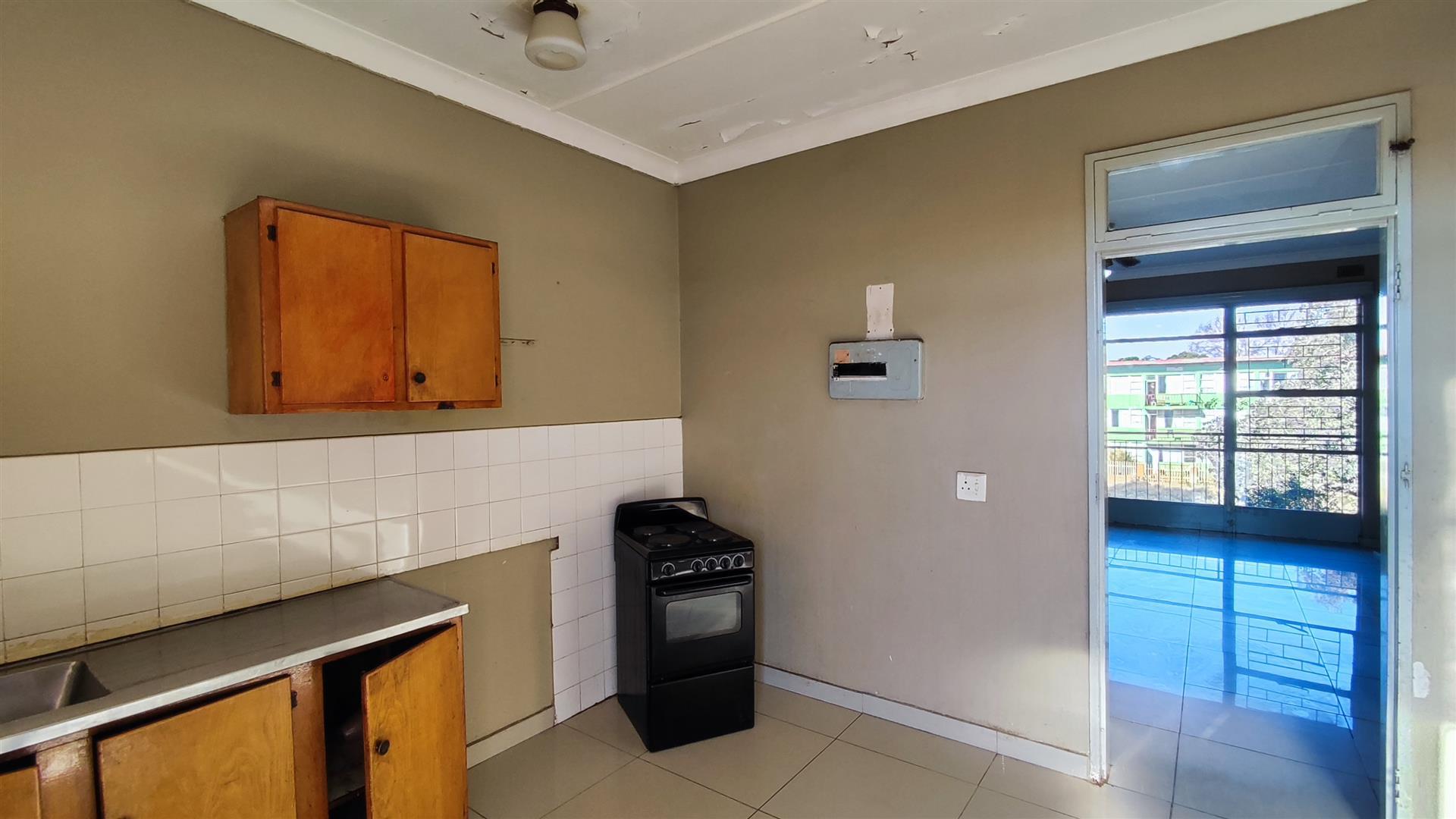 Kitchen - 9 square meters of property in Vanderbijlpark