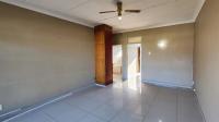 Lounges - 17 square meters of property in Vanderbijlpark