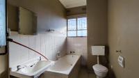 Bathroom 1 - 5 square meters of property in Vanderbijlpark