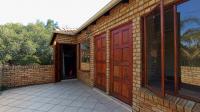 Balcony - 21 square meters of property in Witkoppen