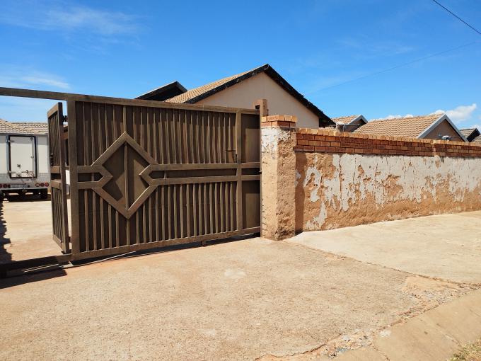 3 Bedroom House for Sale and to Rent For Sale in Soweto - MR