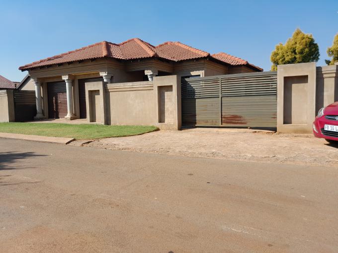 3 Bedroom House for Sale For Sale in Vosloorus - MR636034