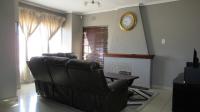 Lounges - 25 square meters of property in Simmerfield