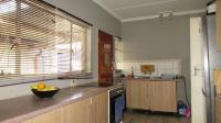 Kitchen - 33 square meters of property in Simmerfield