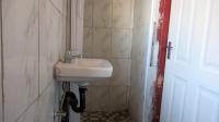 Bathroom 2 - 3 square meters of property in Simmerfield