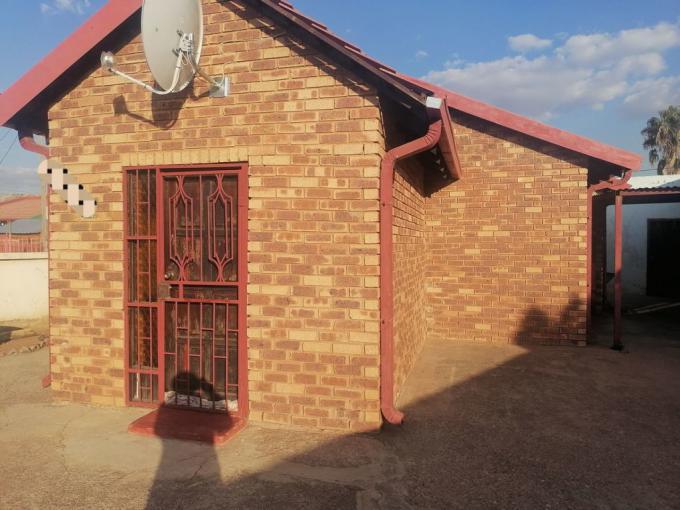 2 Bedroom House for Sale For Sale in Soshanguve - MR636154