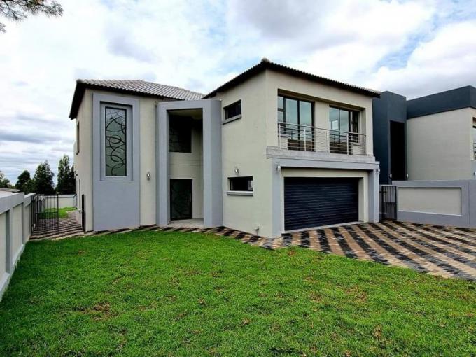 4 Bedroom House for Sale For Sale in Kameeldrift - MR636159