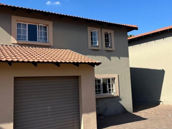 3 Bedroom Simplex for Sale For Sale in Waterval East - MR636218