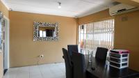 Dining Room - 12 square meters of property in Woodview