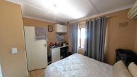 Bed Room 2 - 12 square meters of property in Woodview