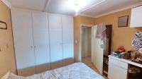 Bed Room 2 - 12 square meters of property in Woodview