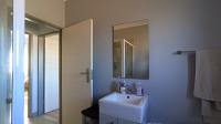 Bathroom 1 - 6 square meters of property in Blue Hills