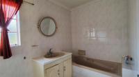 Bathroom 1 - 7 square meters of property in Bonaero Park