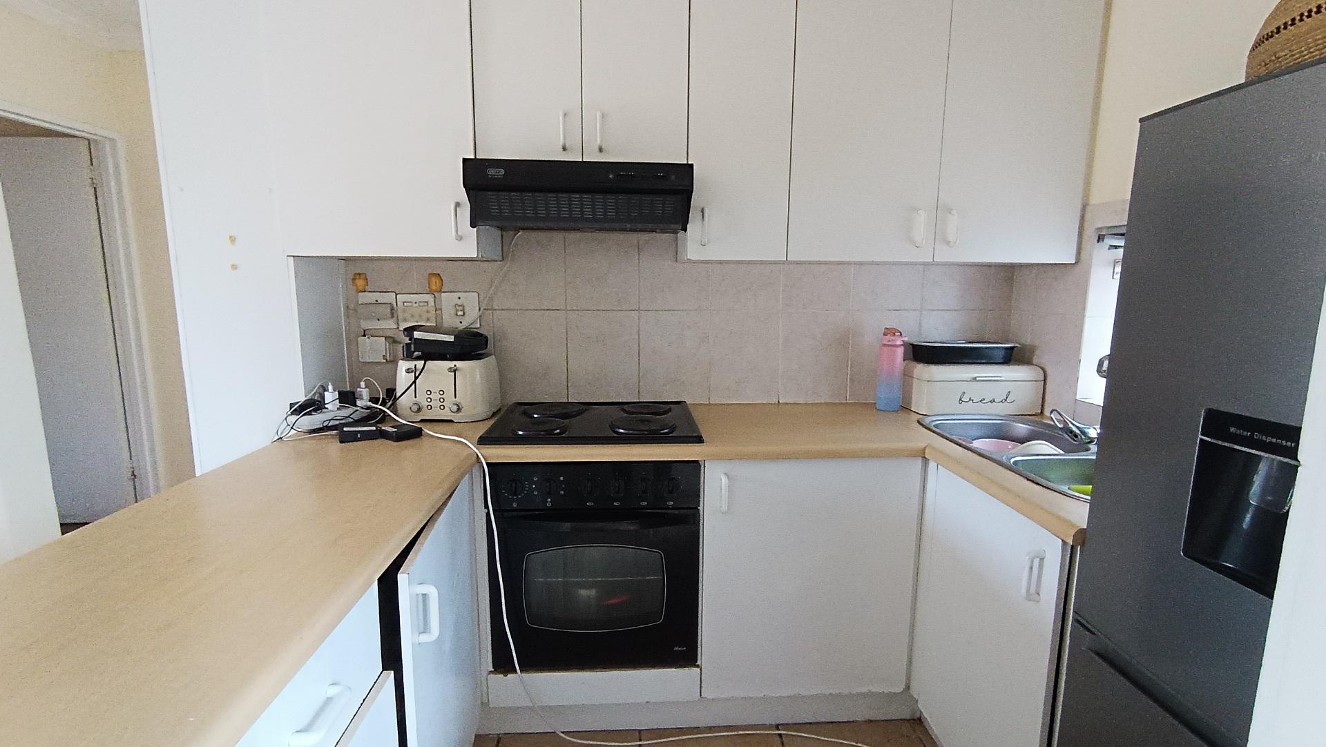 Kitchen - 8 square meters of property in Sonstraal Heights