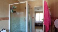 Main Bathroom - 7 square meters of property in Sagewood