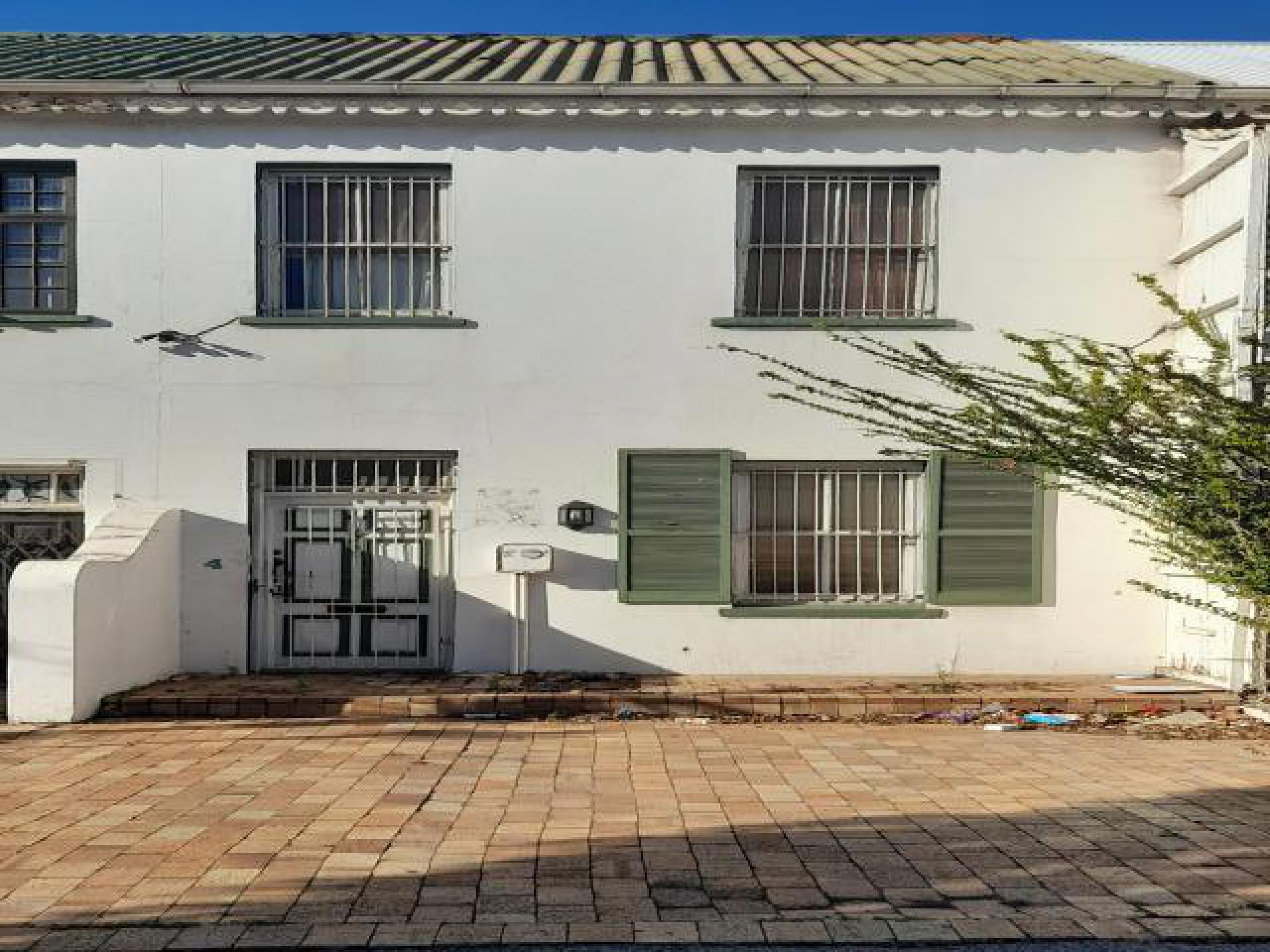 Front View of property in Port Elizabeth Central