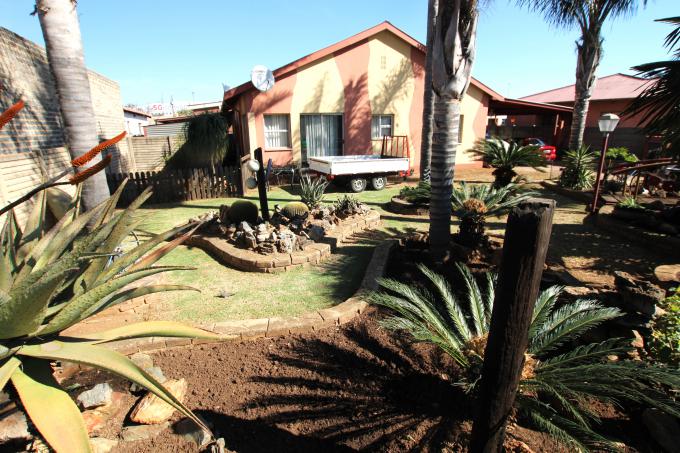 3 Bedroom House for Sale For Sale in Elandsfontein Rail - MR636564