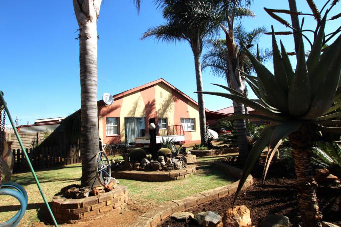 3 Bedroom House for Sale For Sale in Elandsfontein Rail - MR636564