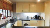 Kitchen - 10 square meters of property in Amanzimtoti 