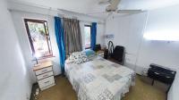 Bed Room 1 - 11 square meters of property in Amanzimtoti 