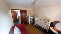 Bed Room 2 - 11 square meters of property in Amanzimtoti 