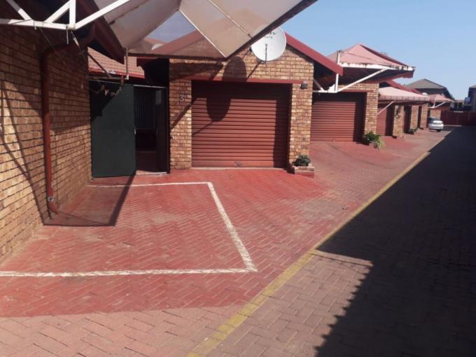 2 Bedroom Simplex for Sale For Sale in Vanderbijlpark - MR636677