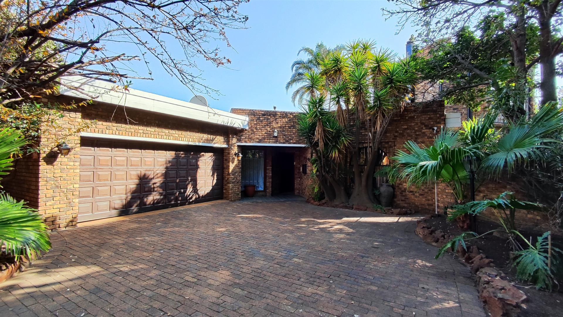 Front View of property in Sunward park